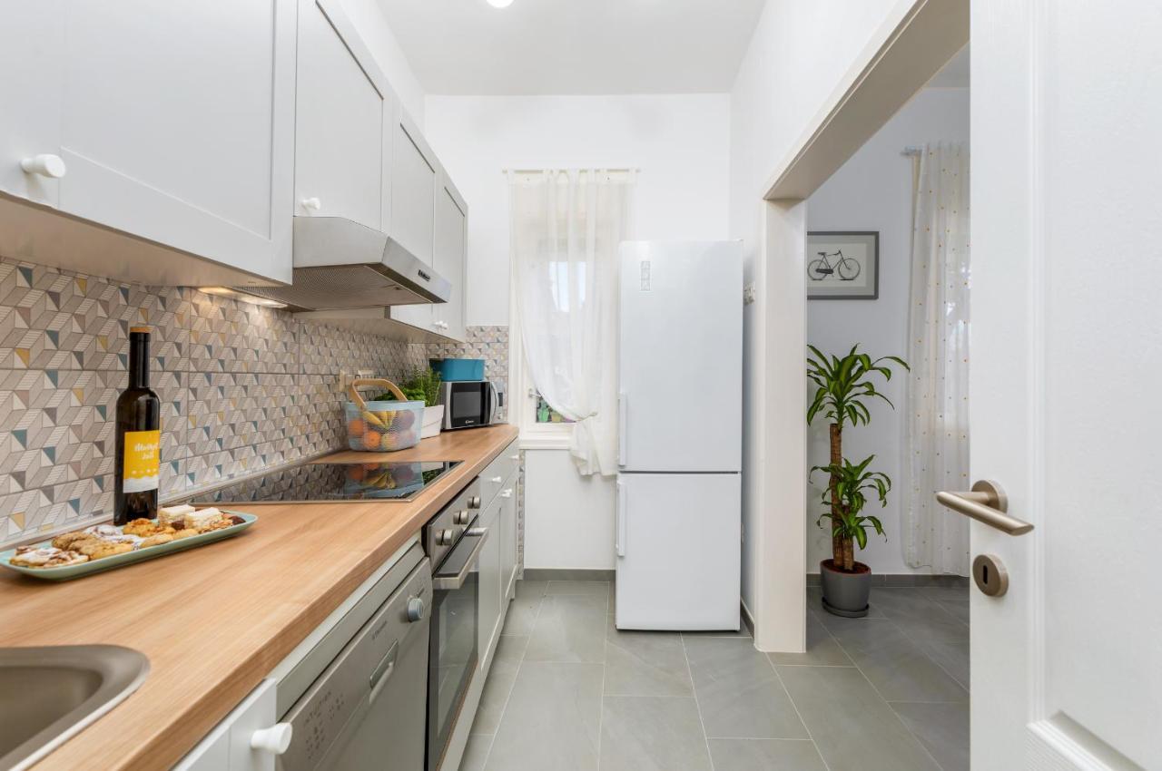 Lovely House With Garden Near City Centre Pula Exterior foto